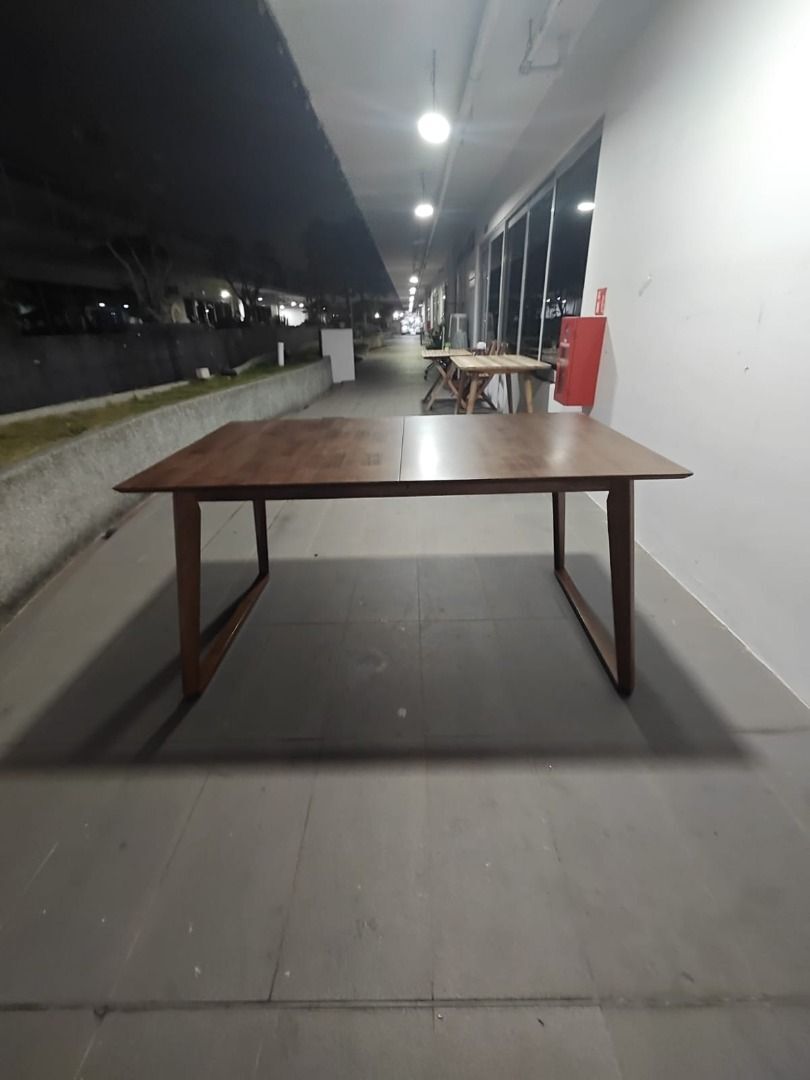 vajek_extendable_dining_table__1775375280_15ce5f4a_progressive