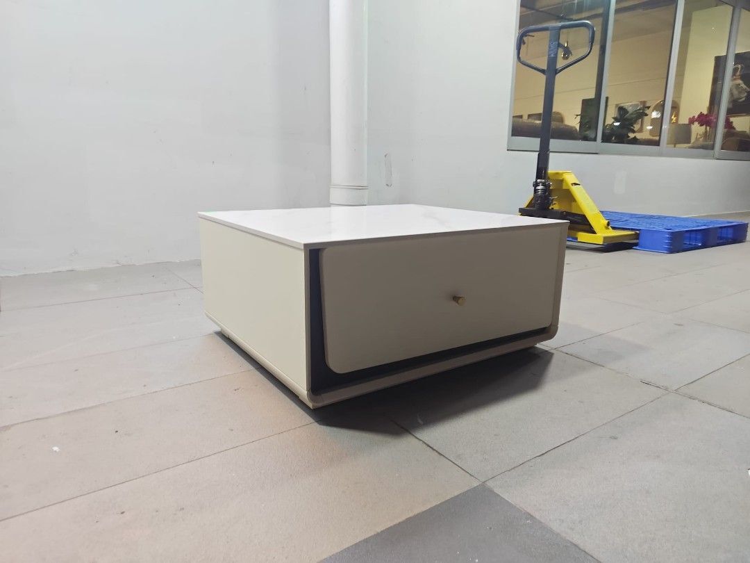 pavlidis_coffee_table_07m_with_1779023095_8b8efa85_progressive