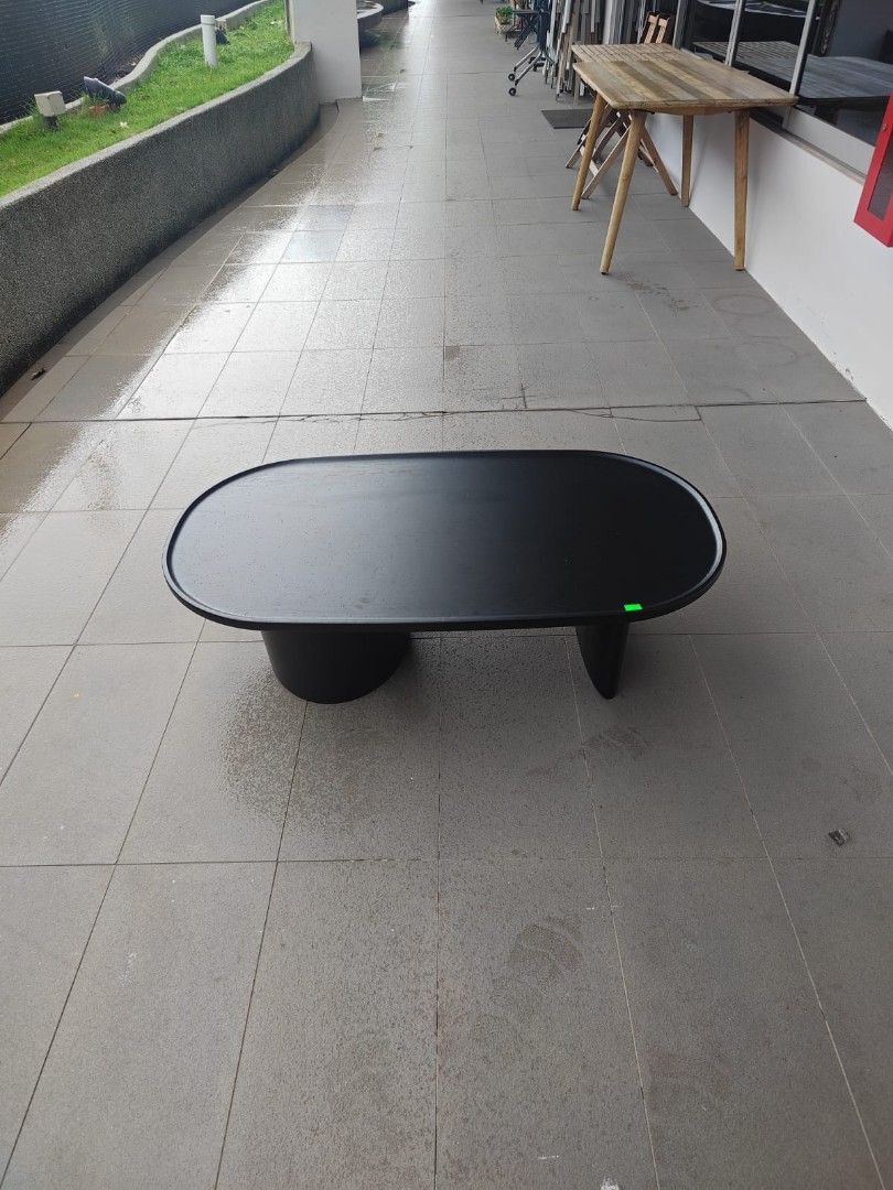 makrickas_12m_coffee_table_in__1768306984_0eb78b14_progressive