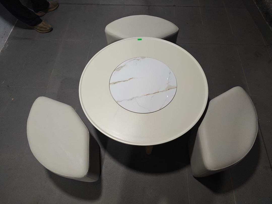 solorz_085m_coffee_table_with__1779015578_06aa21f7_progressive