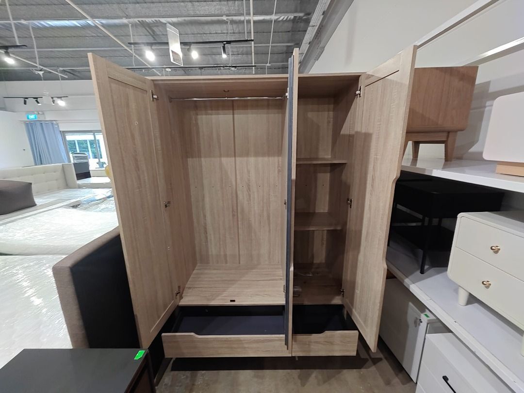 oka_3_door_wardrobe_1778313750_a0de18a4_progressive