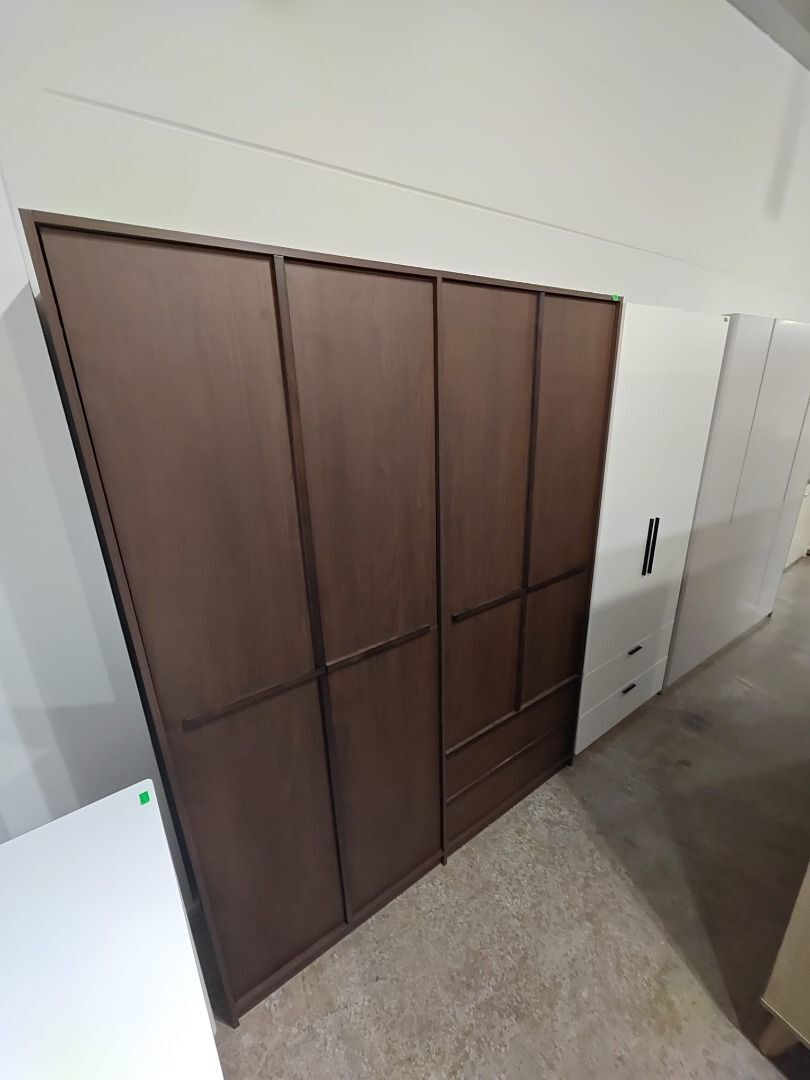 paunovic_16m_wardrobe_walnut_1779863531_165e6e7e_progressive