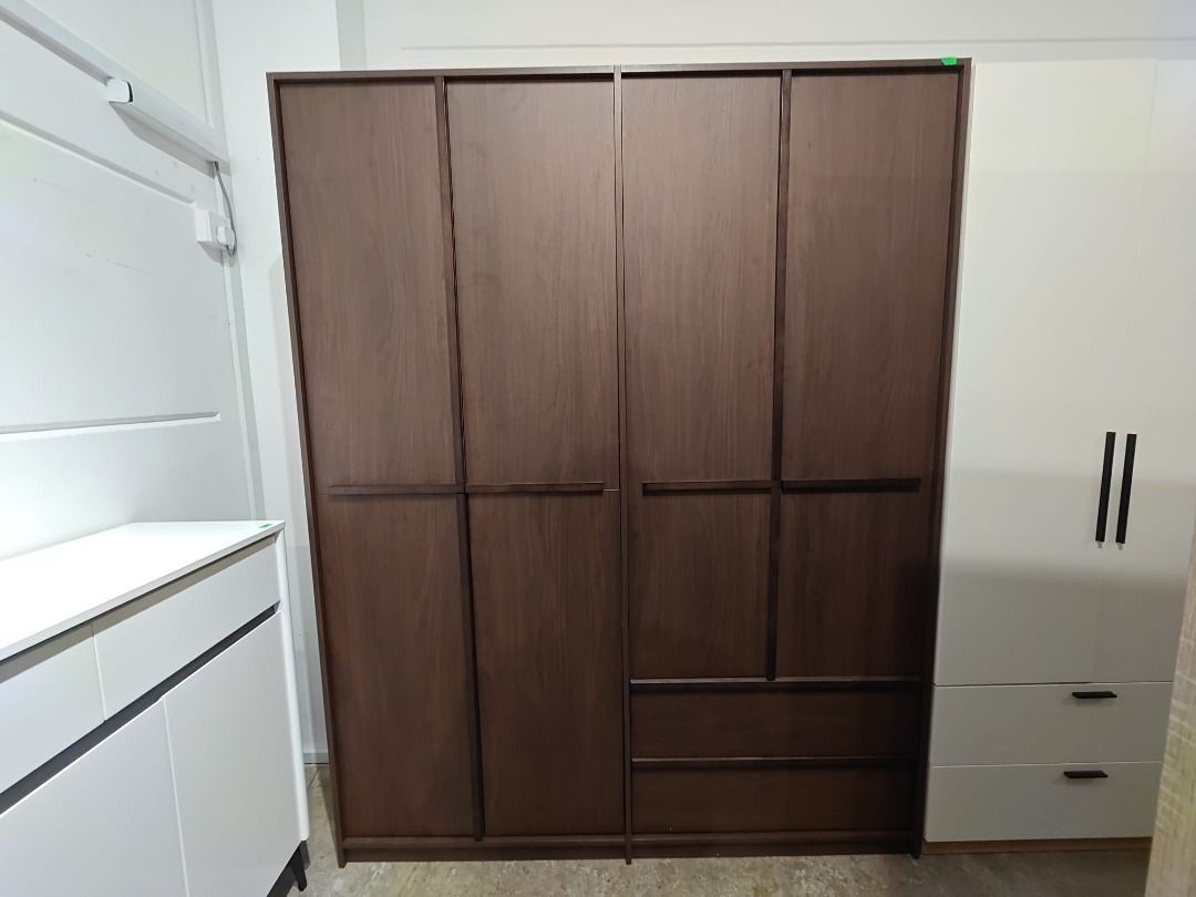 paunovic_16m_wardrobe_walnut_1779863531_5bc4fa5d_progressive
