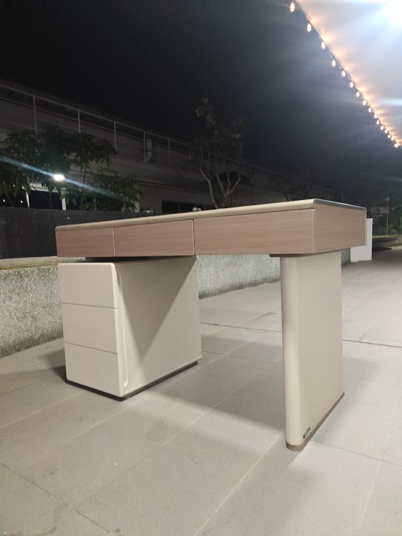 boyle_extendable_study_table_1775311387_d4a4dce1_progressive