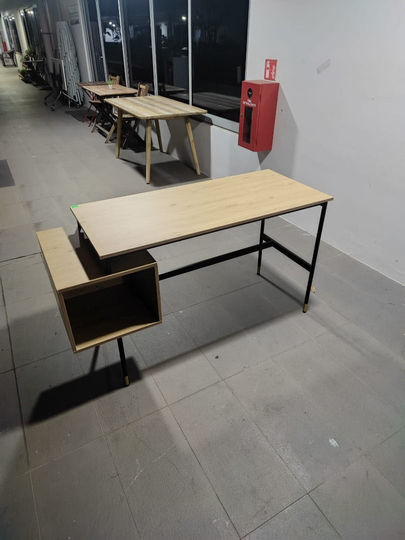 bidane_computer_desk_1776764324_4c53e4ae_progressive