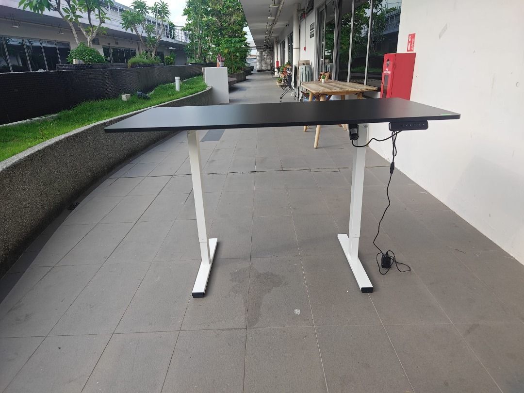 newell_14m_electric_adjustable_1780121542_e64e2c23_progressive