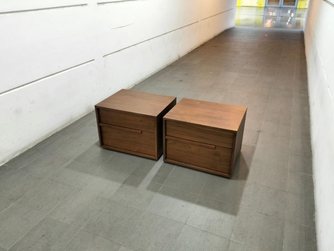 levitt_bedside_table_in_walnut_1736688748_07a25ed6_progressive