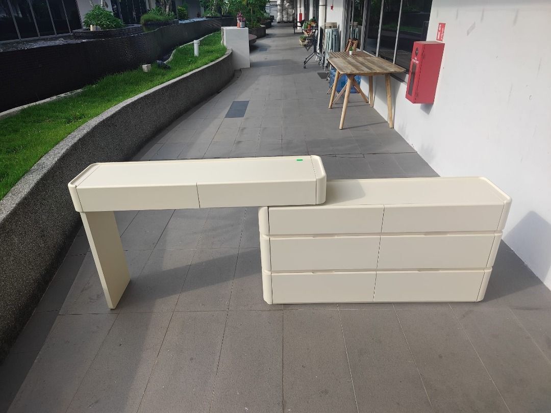 ossea_extendable_dressing_tabl_1780121143_c799d0b1_progressive