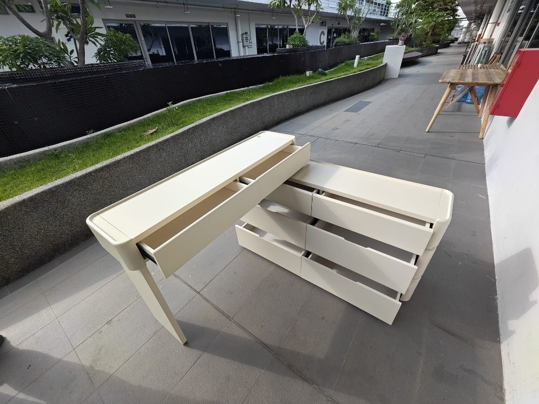 ossea_extendable_dressing_tabl_1780121143_4e087c3f_progressive