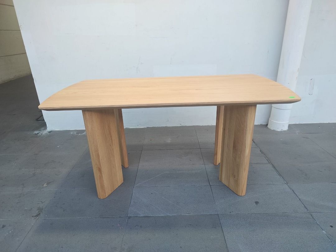 indiana_dining_table_1782305758_4760d712_progressive