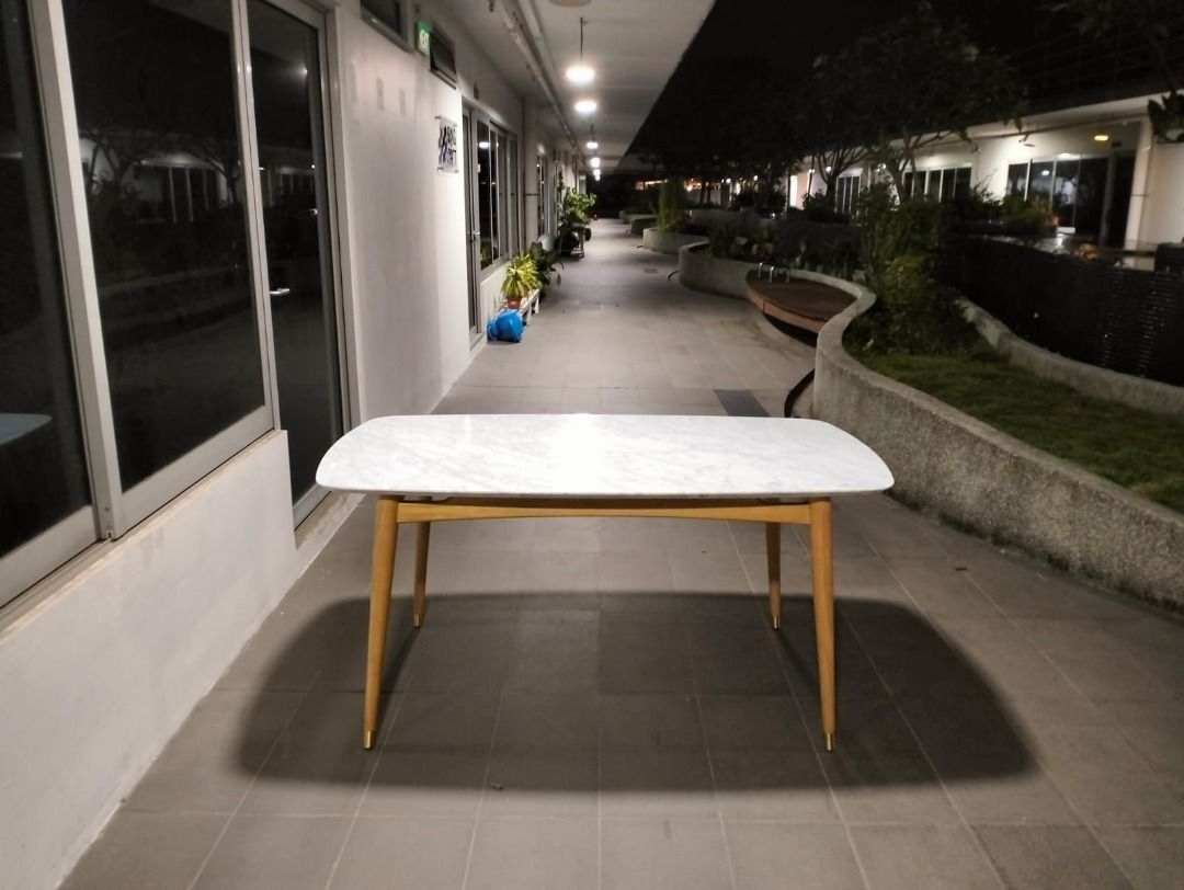 chungha_carrara_marble_dining__1783756234_1d1abb4e_progressive