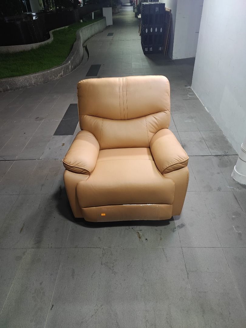fanning_rocking_chair_with_man_1785415465_73dcc5f2_progressive