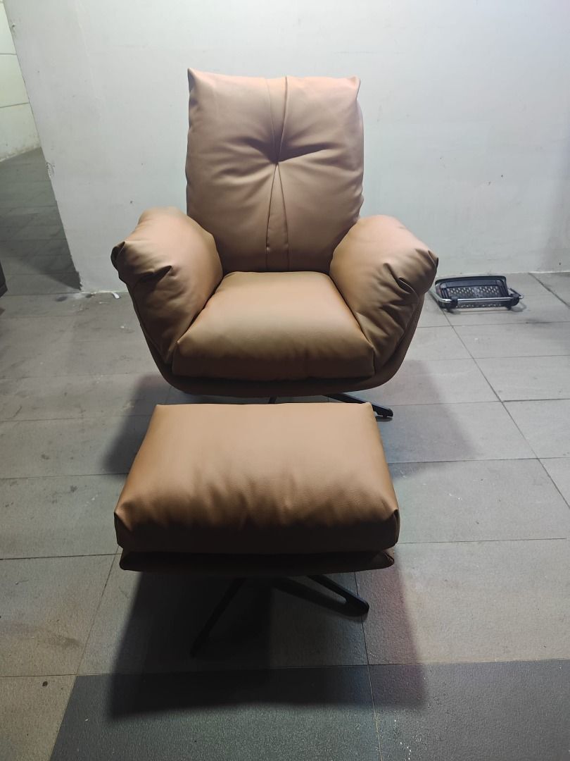 wesley_swivel_chair_in_genuine_1785045082_15b1092d_progressive