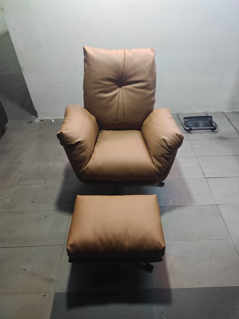 wesley_swivel_chair_in_genuine_1785045082_2f7f4c34_progressive