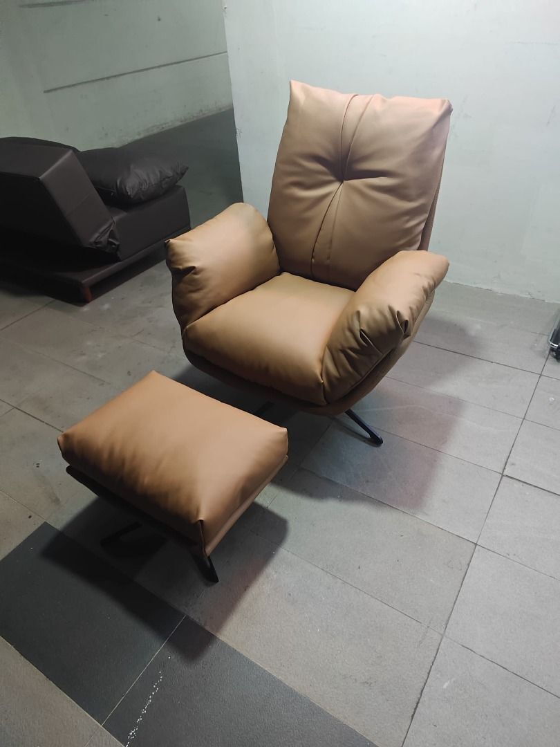 wesley_swivel_chair_in_genuine_1785045082_9f608651_progressive