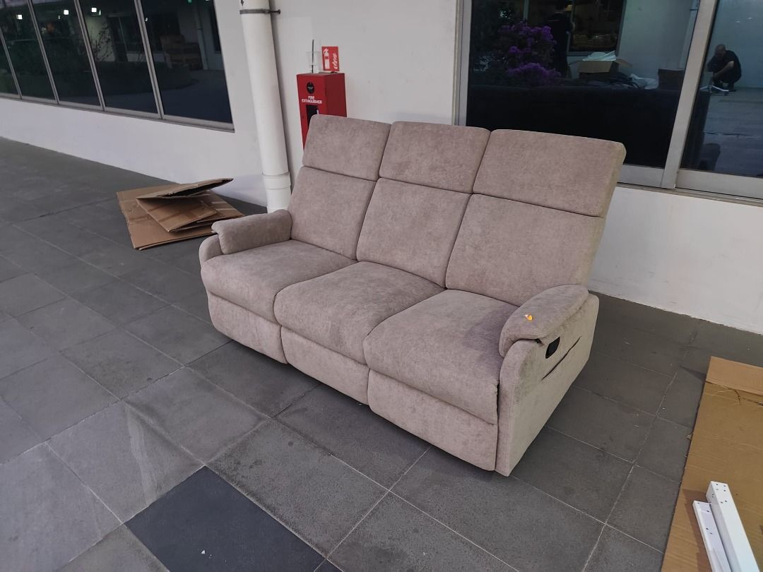 molzahn_3_seater_manual_reclin_1786714806_b60cdf8d_progressive