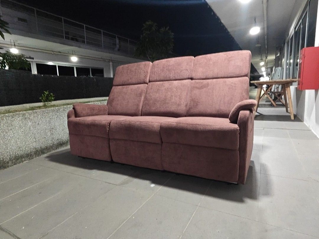 molzahn_3_seater_manual_reclin_1781280624_cdd2a735_progressive