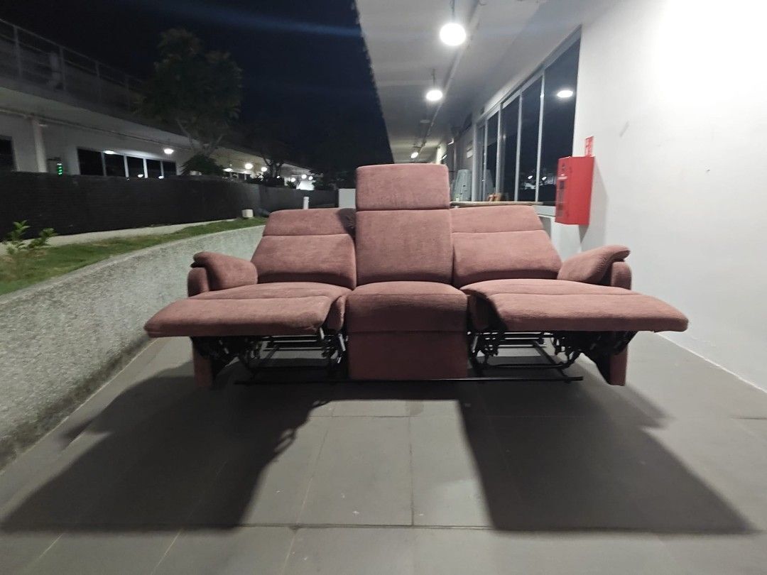 molzahn_3_seater_manual_reclin_1781280624_4b3c0fb9_progressive