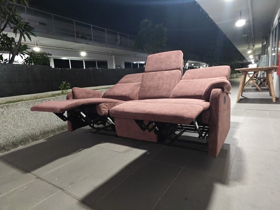 molzahn_3_seater_manual_reclin_1781280624_a9eaa708_progressive