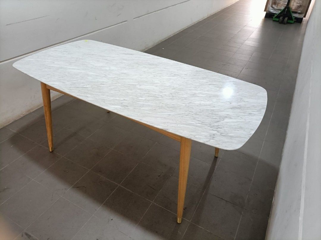 chungha_carrara_marble_dining__1787989317_94d66a6e_progressive