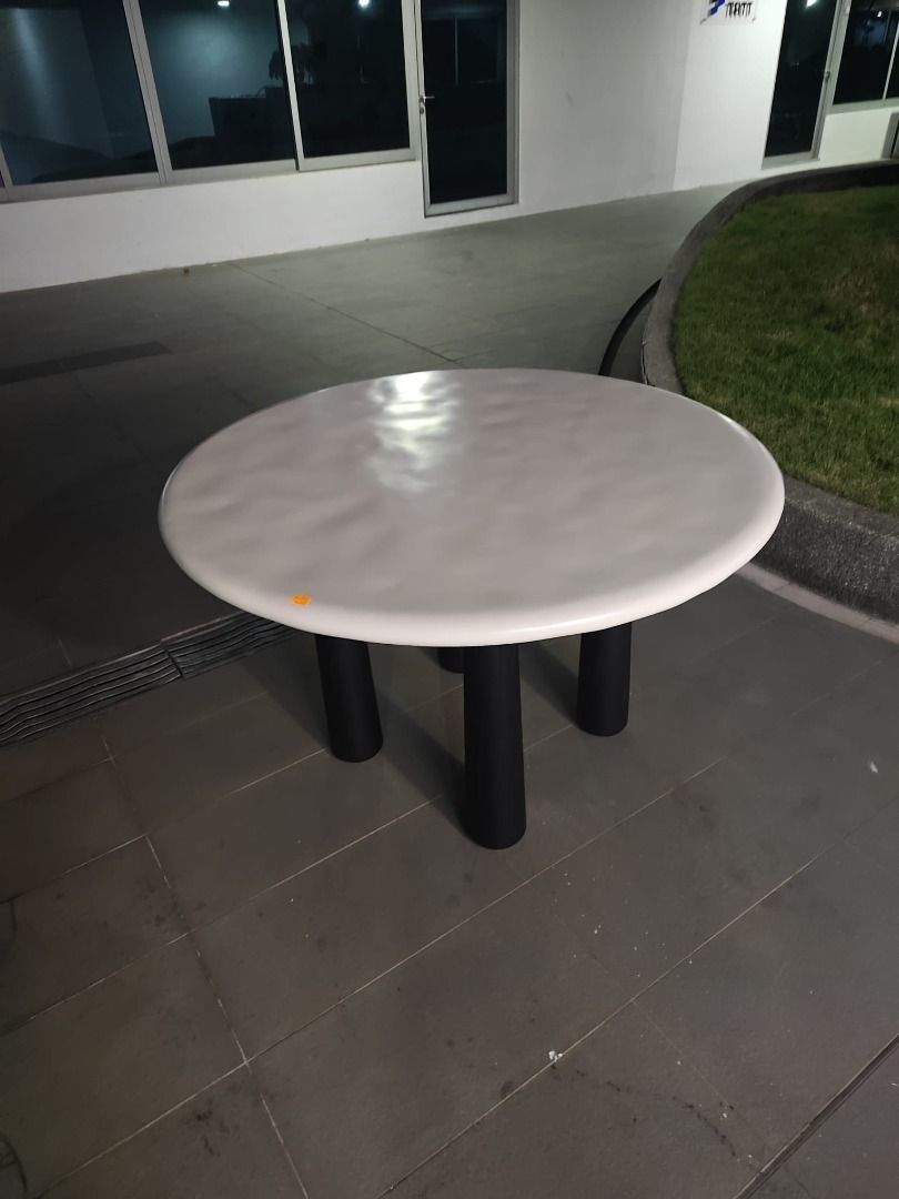 voltron_round_dining_table_cas_1787988645_4f471208_progressive