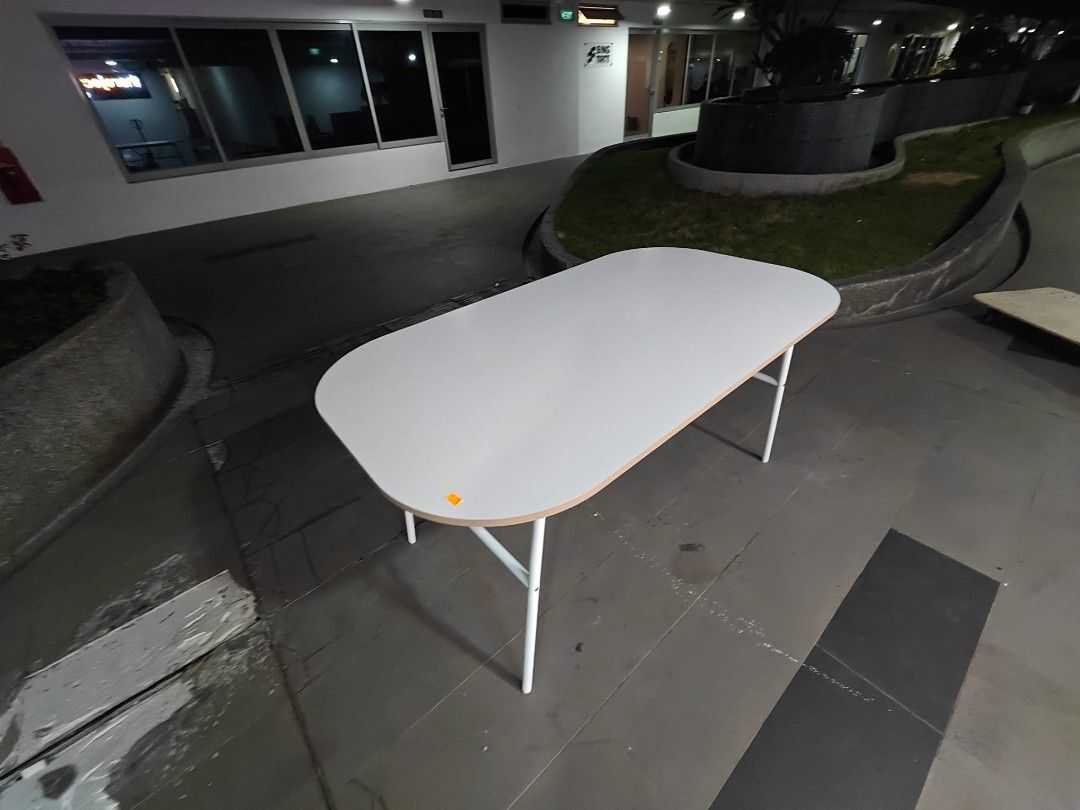 donatas_dining_table_1787664124_ccb32f97_progressive