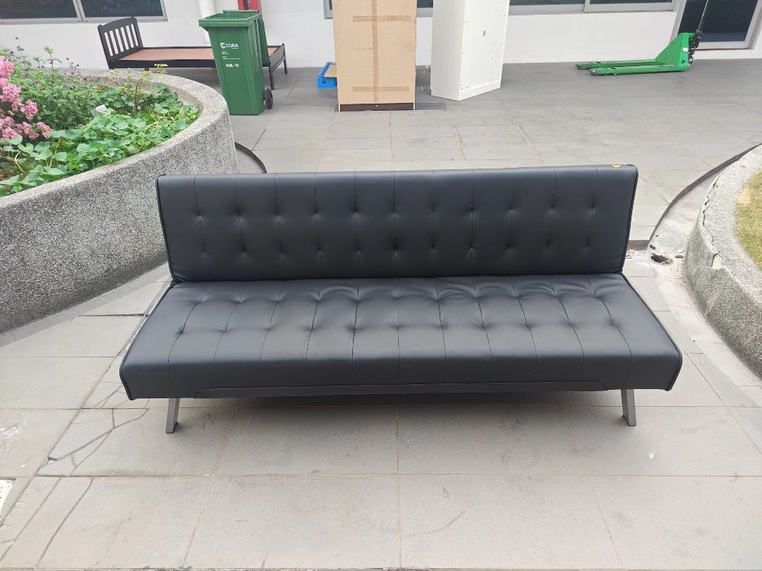 angeles_sofa_bed_in_black_pvc_1788429369_617543c5_progressive