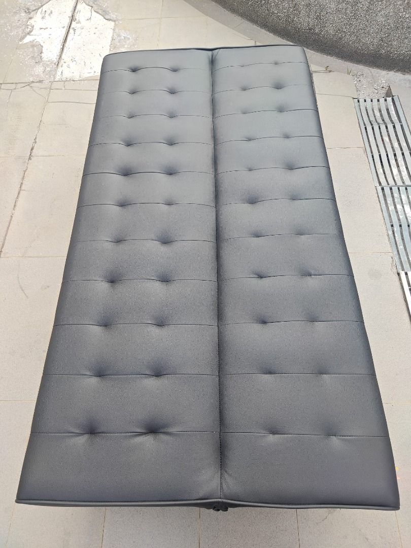 angeles_sofa_bed_in_black_pvc_1788429369_38b6fee1_progressive