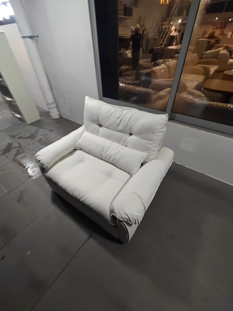 vanoyeke_ultraplush_1_seater_s_1776164405_fa6ecb8d_progressive