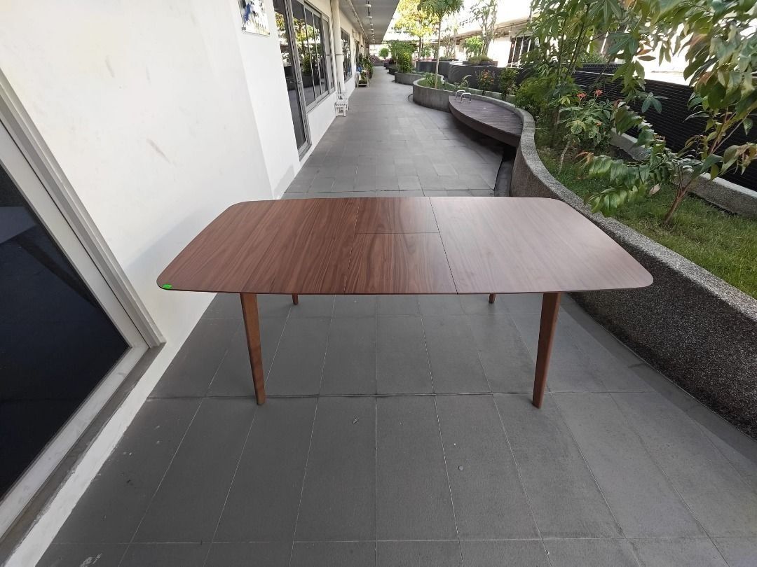 trax_extendable_dining_table_i_1789111755_8965d8b2_progressive