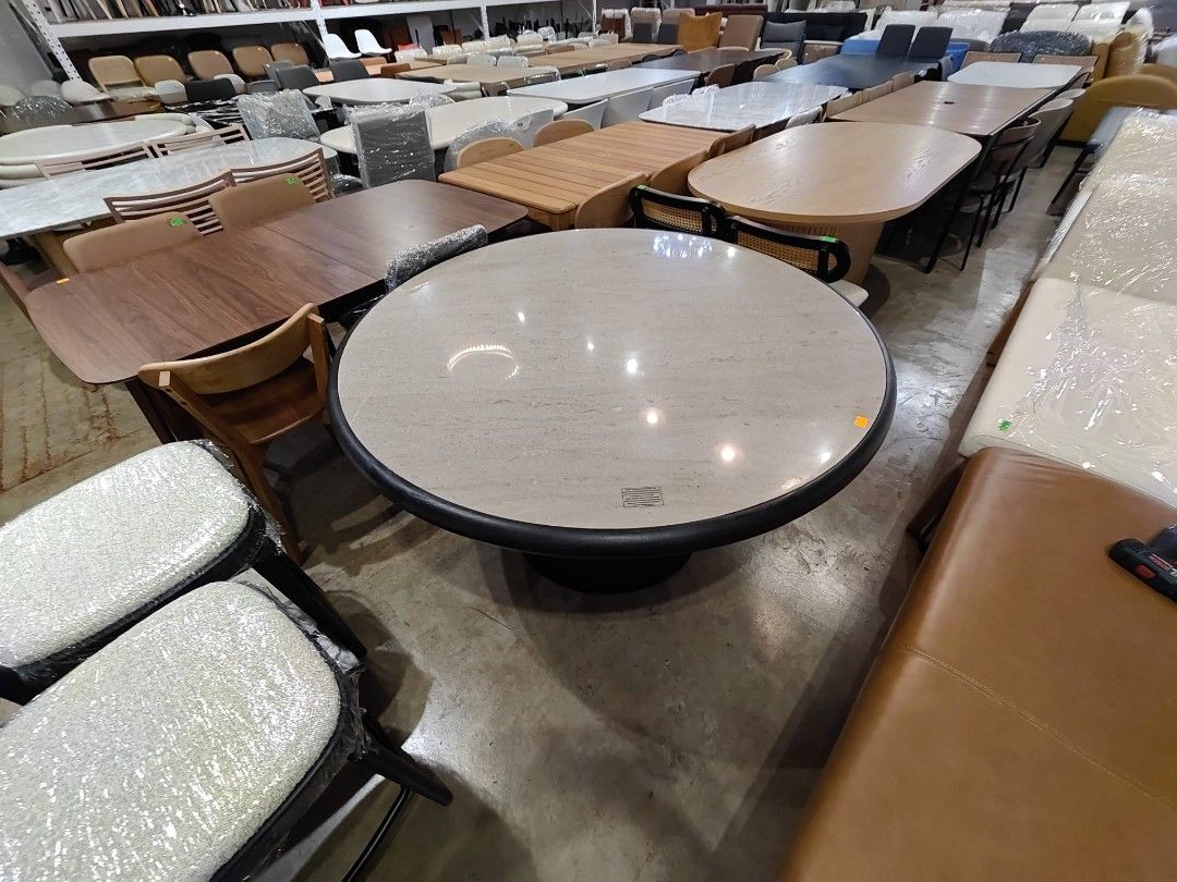 blackstock_round_dining_table__1788523307_c658c5ef_progressive