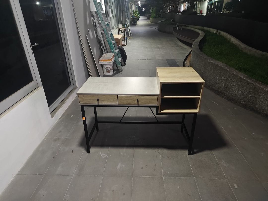 patmos_computer_desk_1786253450_ffcee625_progressive