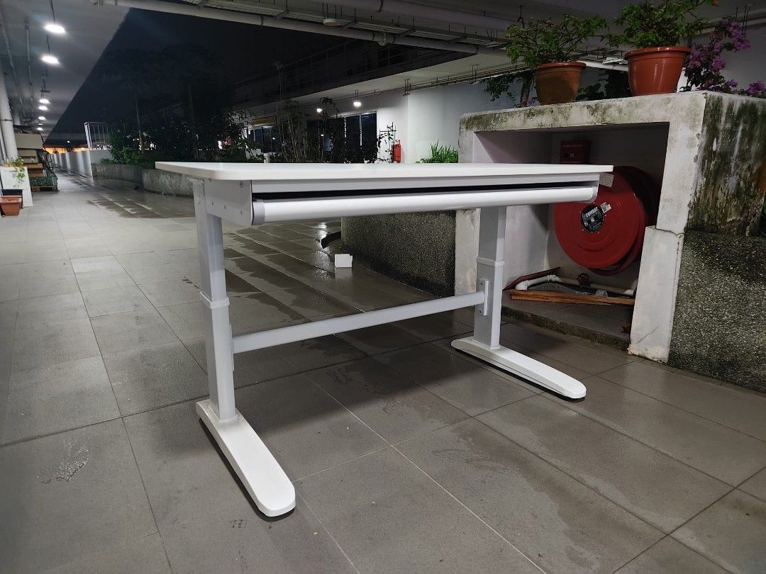vermeulen_120cm_manual_height__1783764427_860300d7_progressive