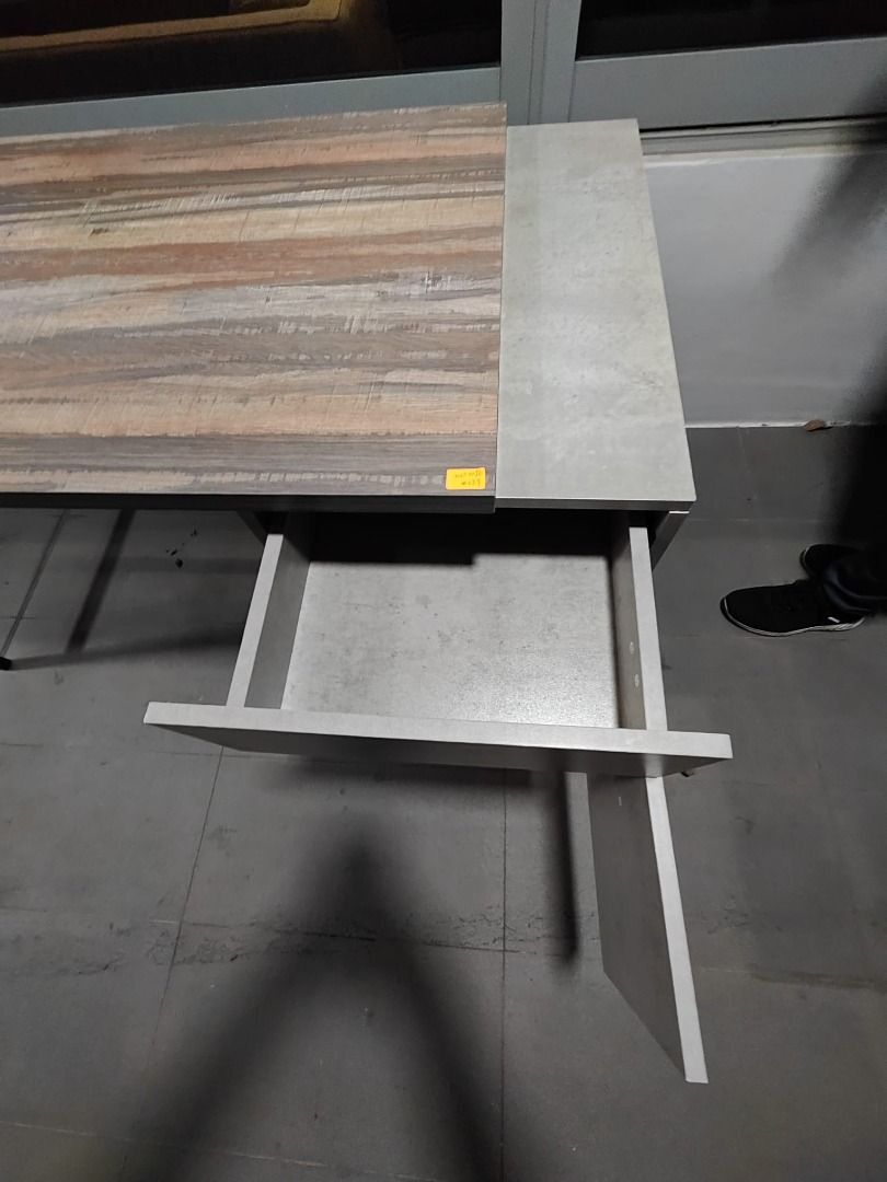 konkrete_study_desk_1783496191_a857bd6b_progressive