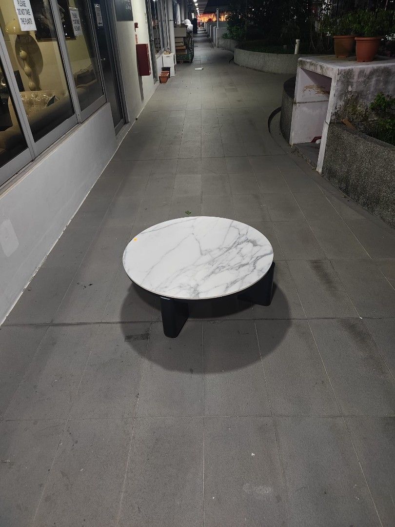 malina_095m_coffee_table_with__1785236024_c3f54c4e_progressive