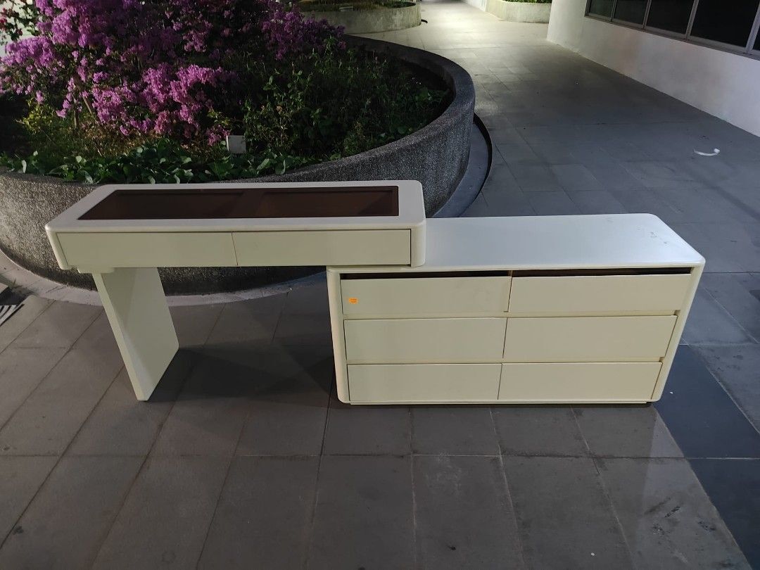 oscar_extendable_dressing_tabl_1788523064_3fa783bb_progressive