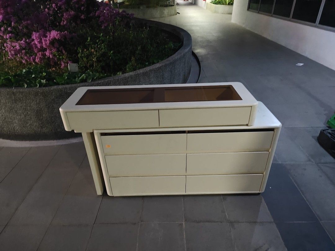 oscar_extendable_dressing_tabl_1788523064_05e01264_progressive