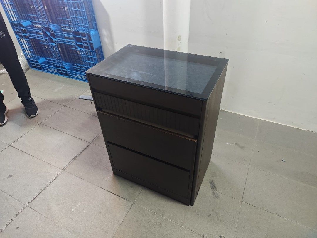 laurier_06m_dressing_table_wit_1785236914_32780b17_progressive