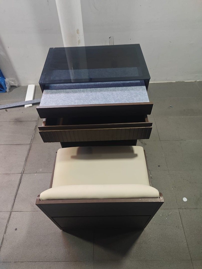 laurier_06m_dressing_table_wit_1785236914_6f225f28_progressive