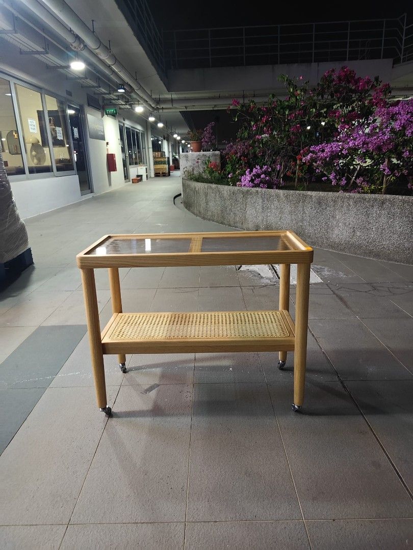 loken_075m_movable_side_table__1789048542_d3e2c87e_progressive