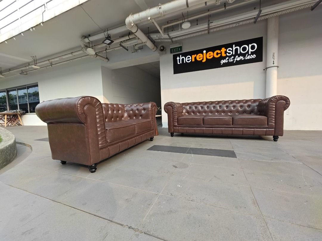salvado_ii_32_seater_chesterfi_1791365056_b5c3836f_progressive
