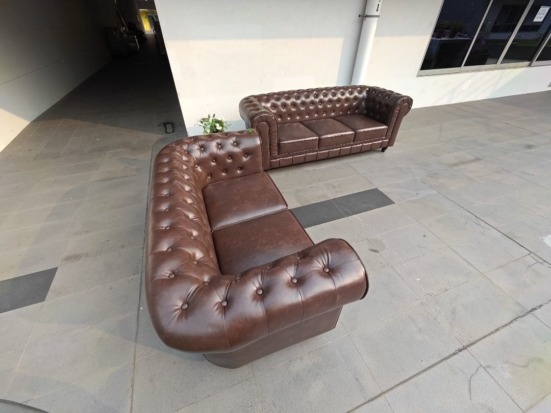 salvado_ii_32_seater_chesterfi_1791365056_a8cd5b0e_progressive