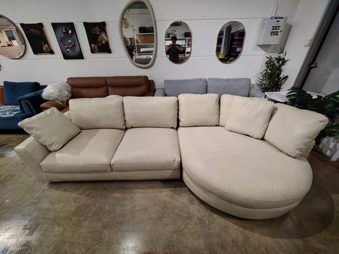 karl_round_chaise_sectional_so_1744265882_2243cd89_progressive