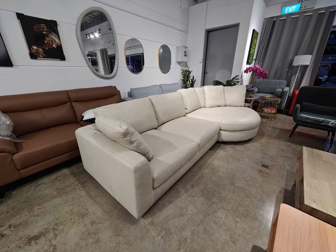 karl_round_chaise_sectional_so_1744265882_f102d510_progressive