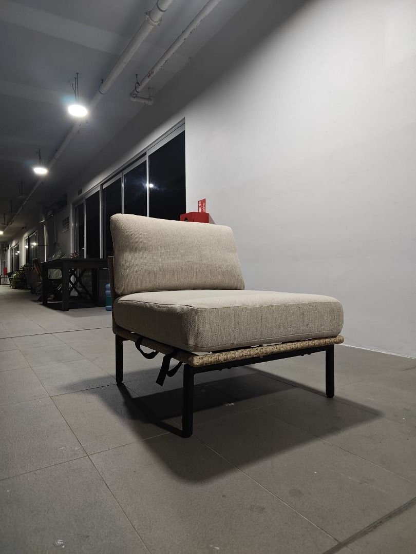 deaton_armless_outdoor_sofa_1744178274_63f1596b_progressive