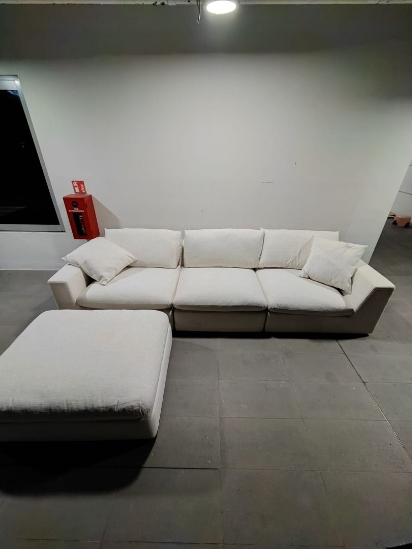 skyvale_extended_sofa_with_ott_1751189826_e860d9b7_progressive
