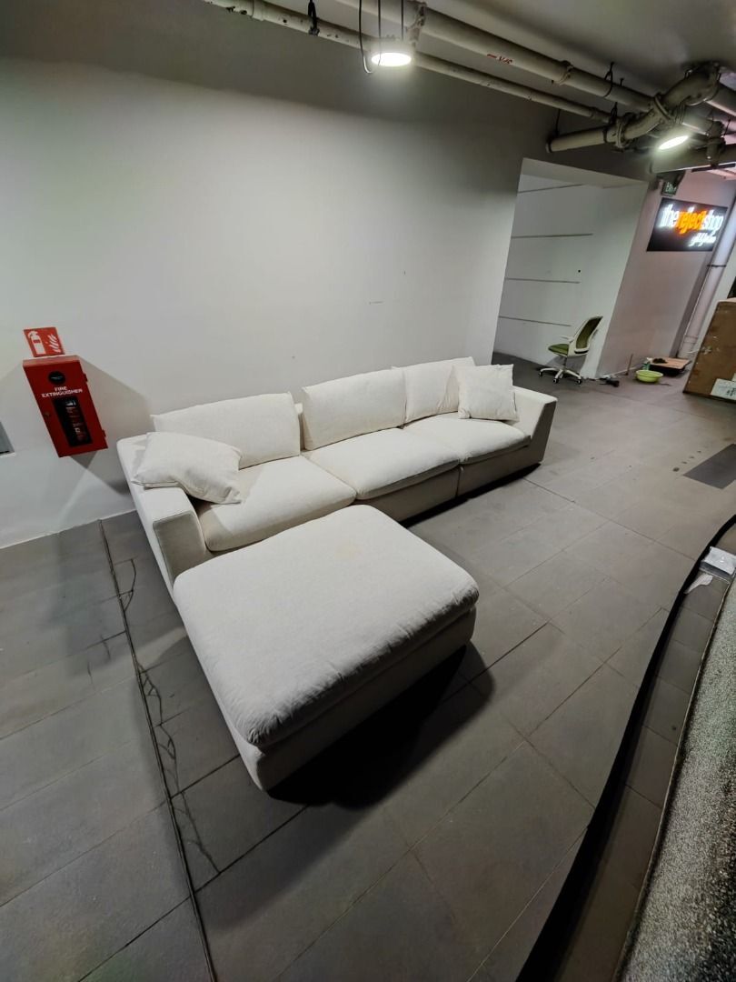 skyvale_extended_sofa_with_ott_1751189826_4591a3fa_progressive