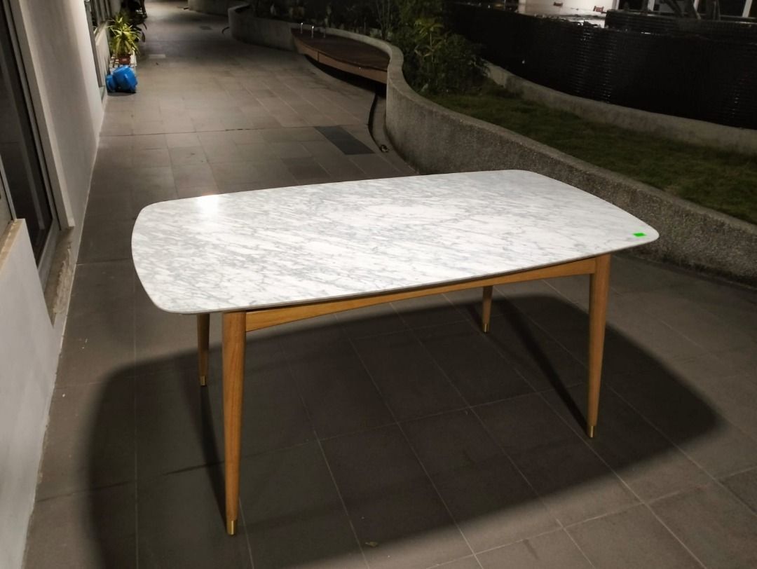 chungha_carrara_marble_dining__1730270410_09f2ee14_progressive
