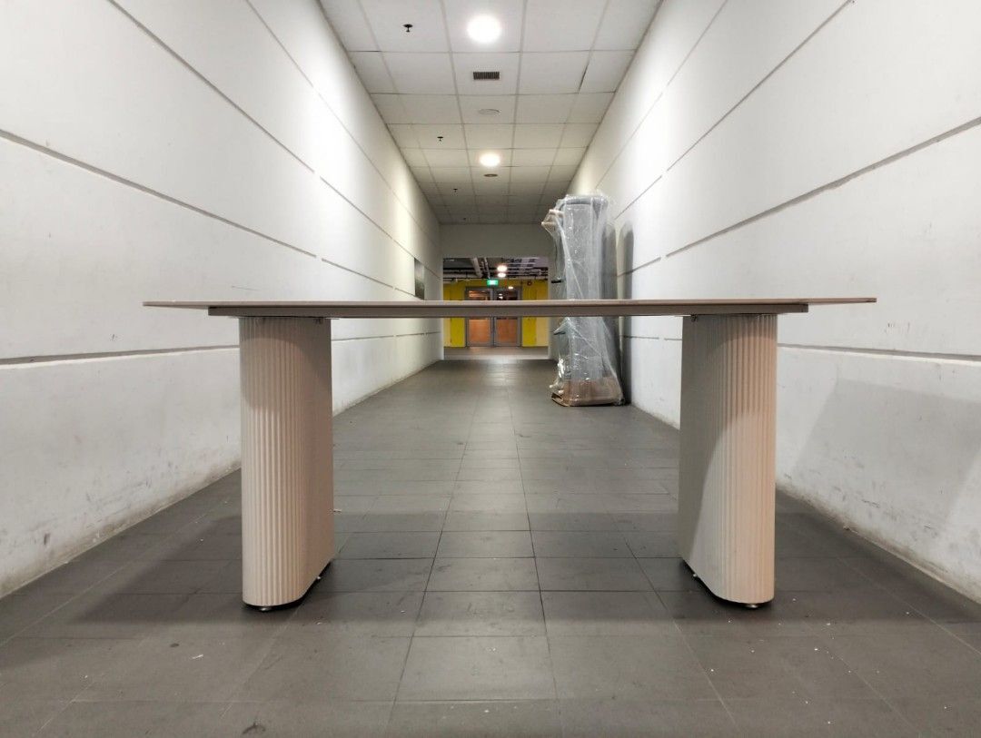 banerjee_dining_table_1712757047_5115320a_progressive