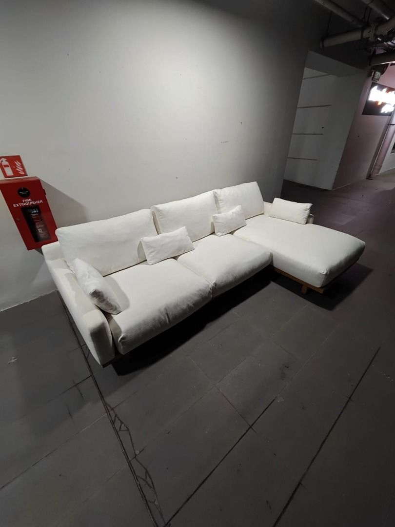 calliope_lshaped_chaise_sectio_1755074110_d5db3655_progressive